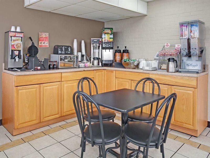 Super 8 By Wyndham Nashville/ Dntn/ Opryland Area Extérieur photo