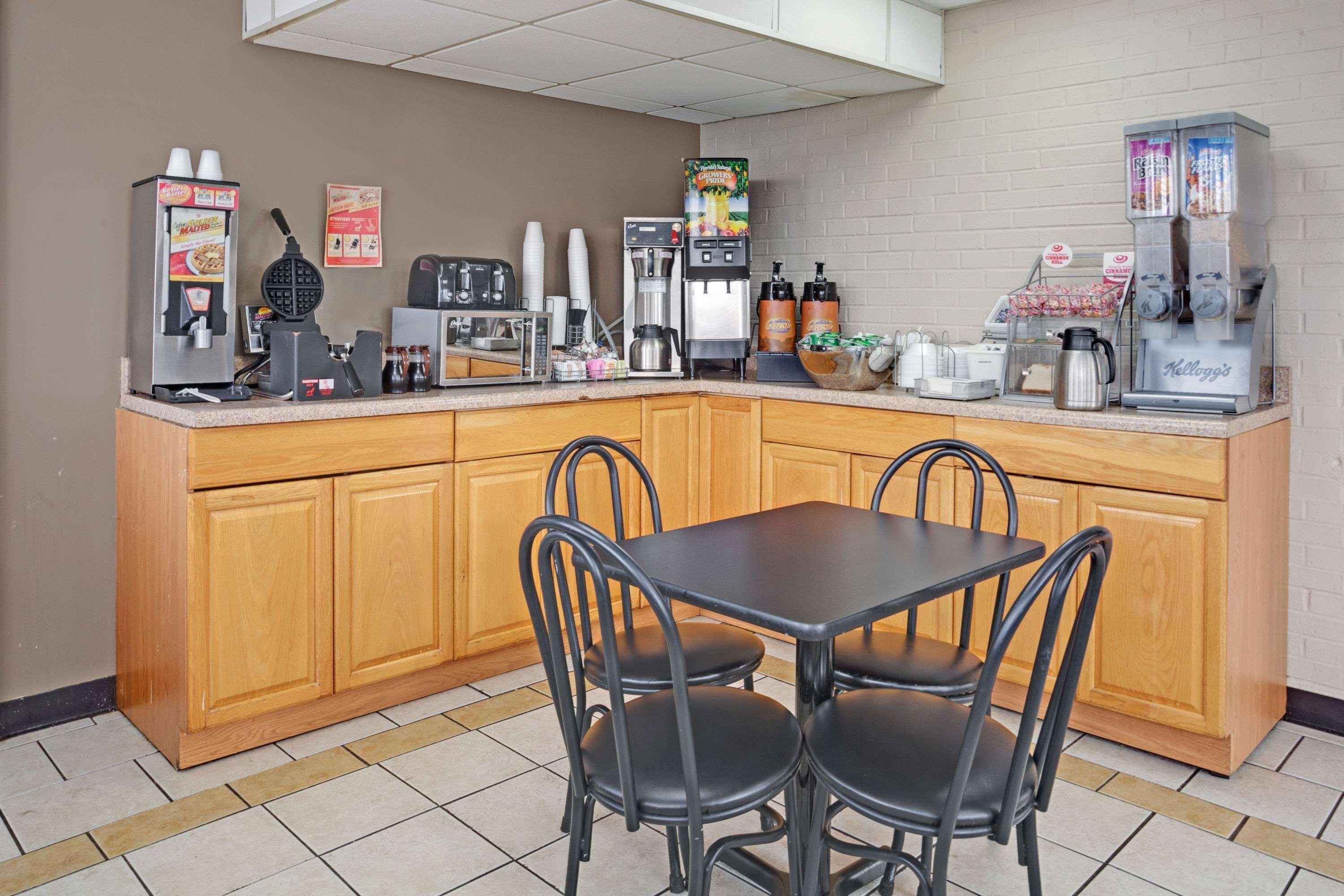 Super 8 By Wyndham Nashville/ Dntn/ Opryland Area Extérieur photo