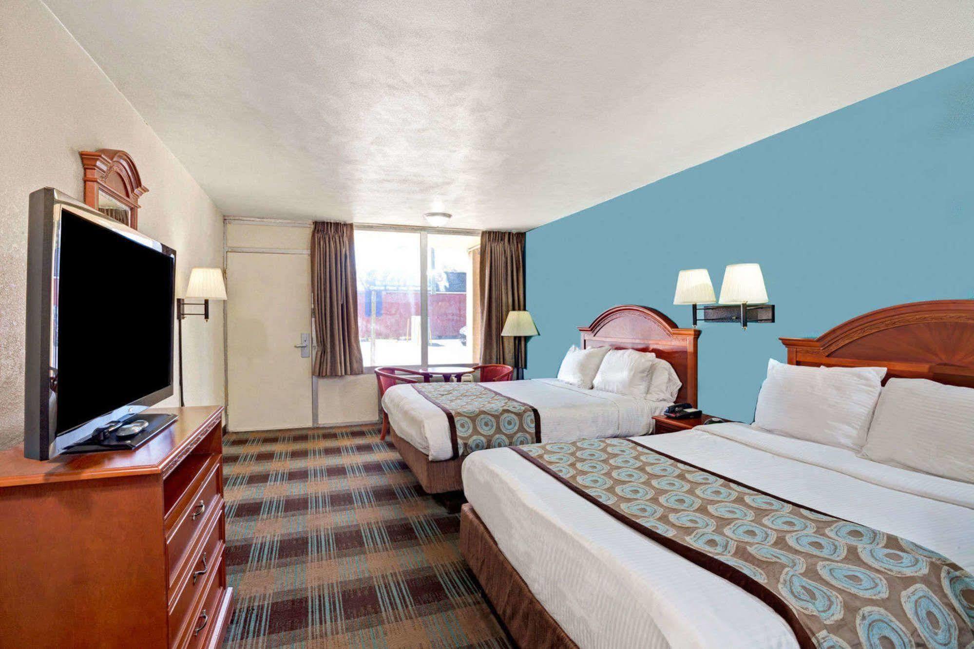 Super 8 By Wyndham Nashville/ Dntn/ Opryland Area Extérieur photo