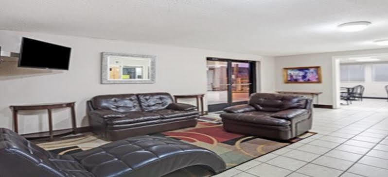 Super 8 By Wyndham Nashville/ Dntn/ Opryland Area Extérieur photo